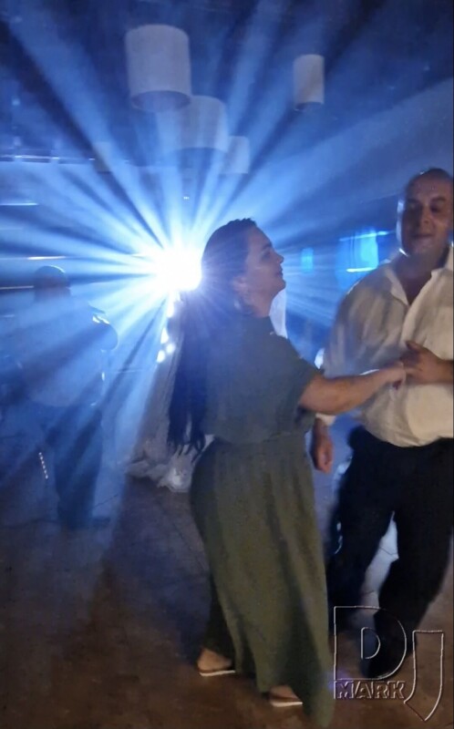 Svadba sa konala na mieste Archíve Vín vo Vrábľoch dňa 13.9.2025 v okres Nitra na svadbe hrala cigánska kapela, cimbalovka a DJ MARK -  DJ NA SVADBY okolie Nitra - Vráble. 